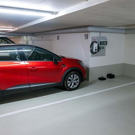 Pole Poppenspaeler Mit Ladestation Busum Exterior photo