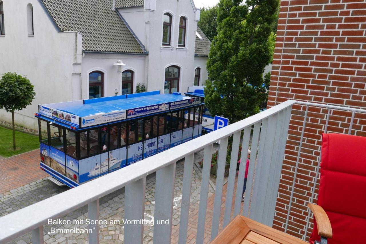 Pole Poppenspaeler Mit Ladestation Busum Exterior photo