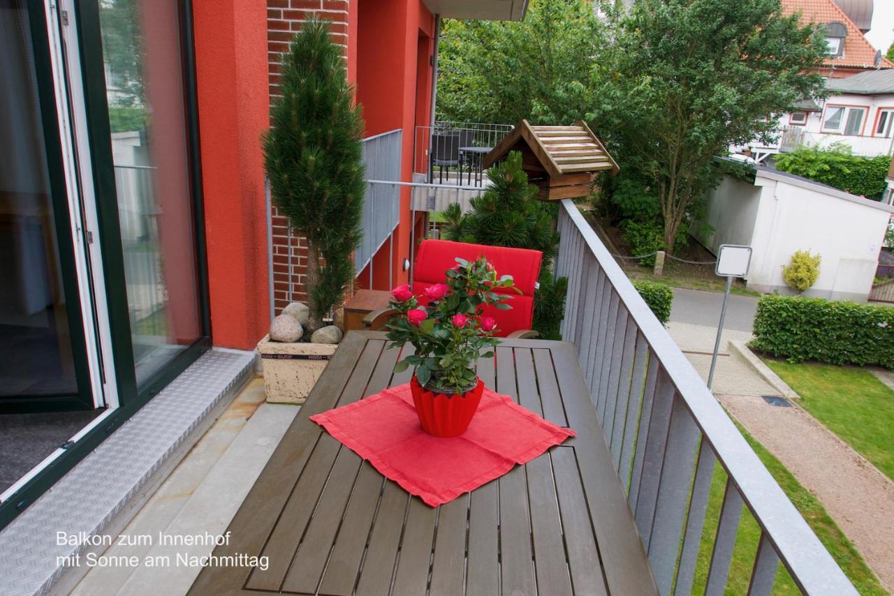 Pole Poppenspaeler Mit Ladestation Busum Exterior photo