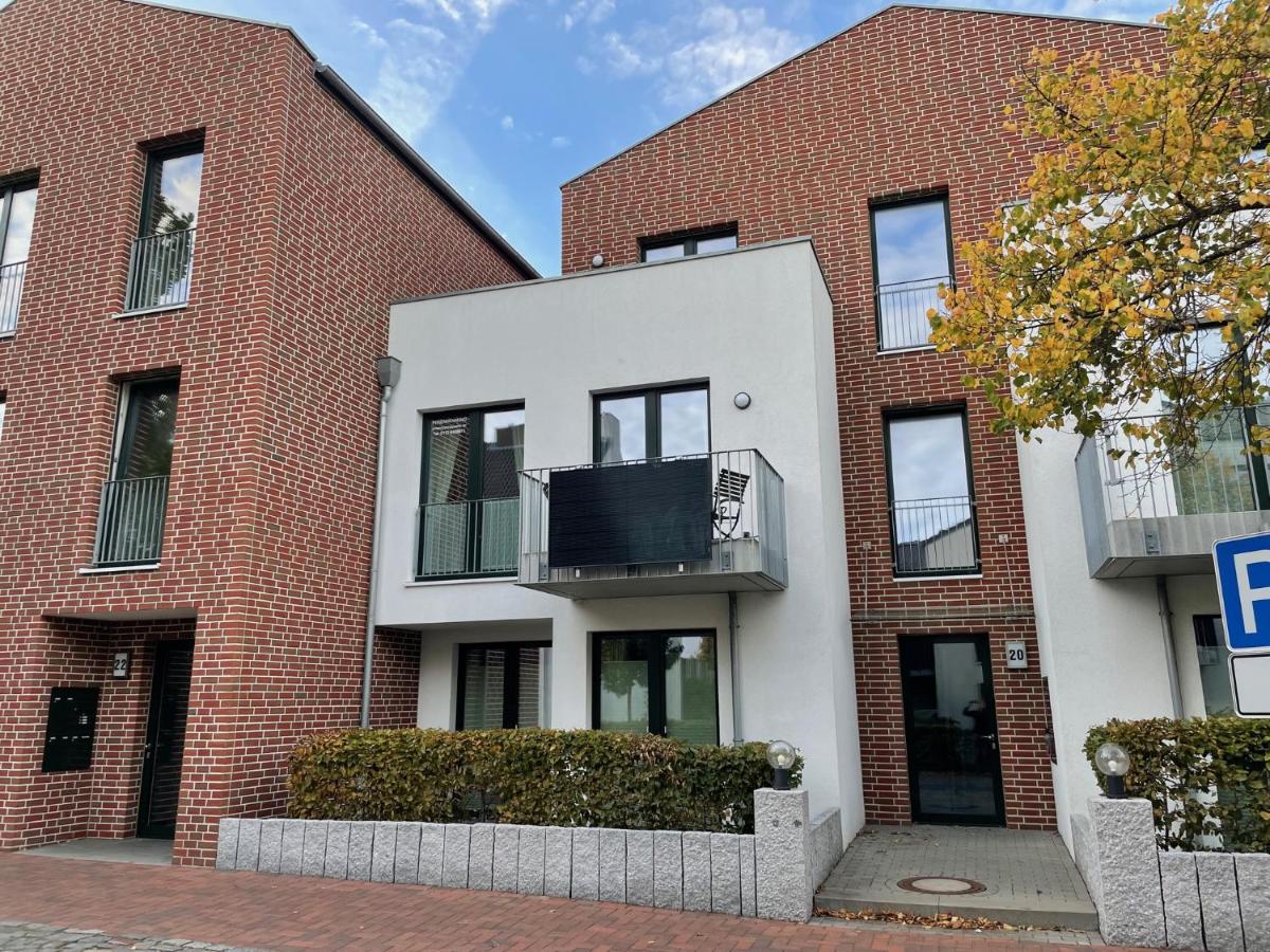 Pole Poppenspaeler Mit Ladestation Busum Exterior photo